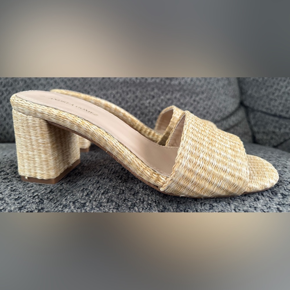 π Andrea Gomez Claudia Natural Raffia Mule Size 37 US 7 Retail $300 *CURRENT* - Picture 8 of 13